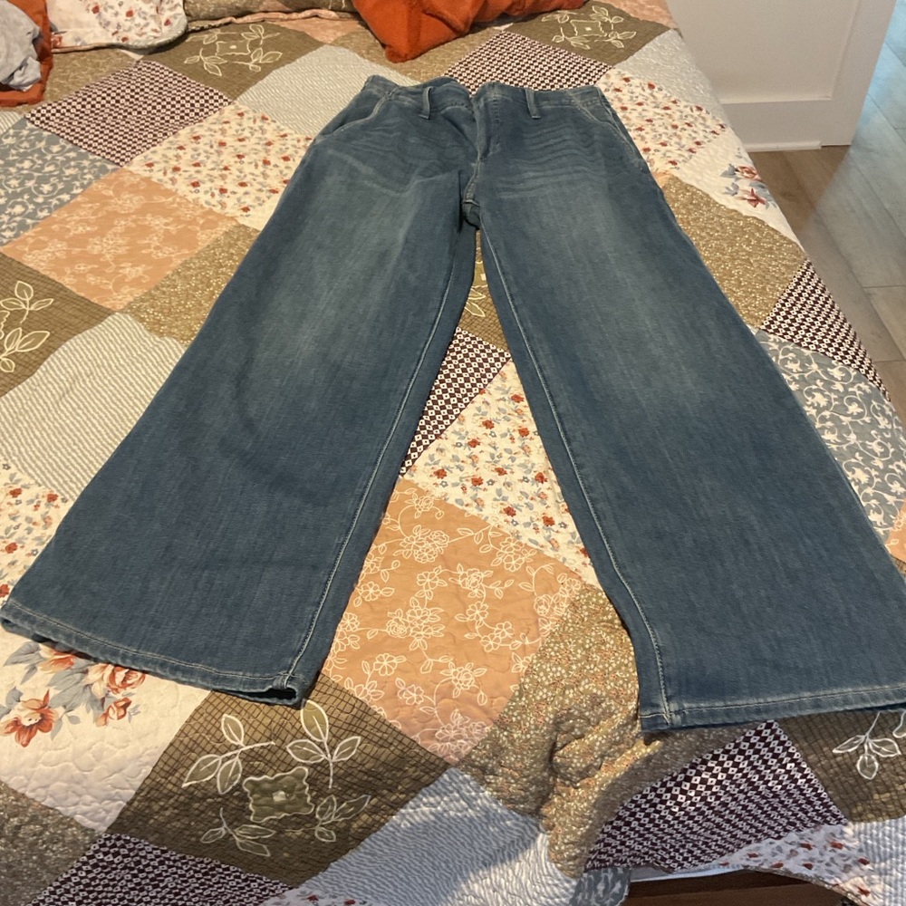 Classic Wide-Leg Jeans for Women — Blue Wash